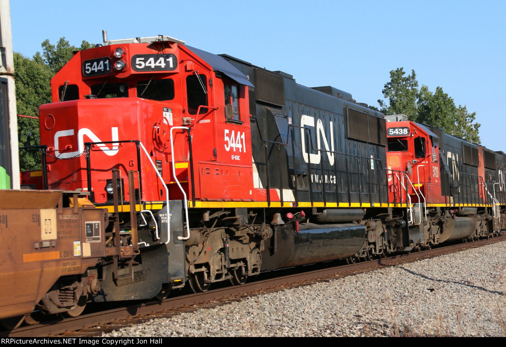 CN 5441 & 5438